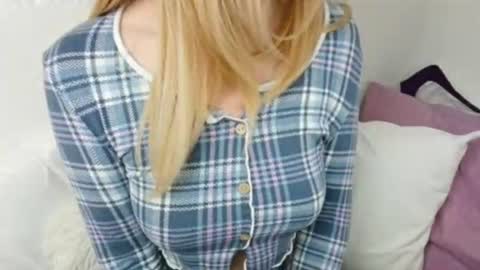 Snapshot of wild_seduction chatting on June 20, 2026, 5:54 am Ella online show from June 20, 2026, 5:54 am