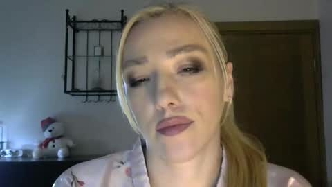 Snapshot of wild_silk_desire chatting on February 1, 2025, 2:34 pm Alina online show from February 1, 2025, 2:34 pm