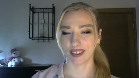 Snapshot of wild_silk_desire chatting on March 4, 2025, 2:32 pm Alina online show from March 4, 2025, 2:32 pm