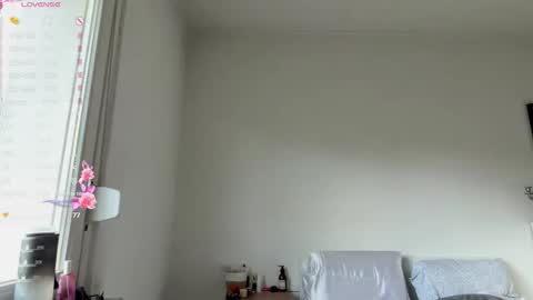 Snapshot of wildahankin chatting on March 1, 2026, 3:14 pm Mia online show from March 1, 2026, 3:14 pm