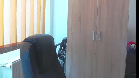 Snapshot of wildbea23 chatting on February 19, 2025, 11:17 am Bea online show from February 19, 2025, 11:17 am