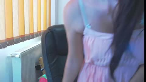 Snapshot of wildbea23 chatting on February 27, 2025, 8:50 am Bea online show from February 27, 2025, 8:50 am