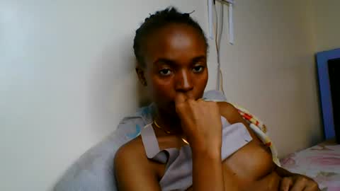Snapshot of wildflowr chatting on July 6, 2026, 5:48 pm wildflowr online show from July 6, 2026, 5:48 pm
