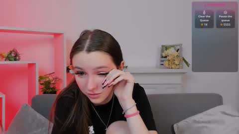 Snapshot of wildhoney_xo chatting on October 6, 2025, 5:38 am Kara online show from October 6, 2025, 5:38 am