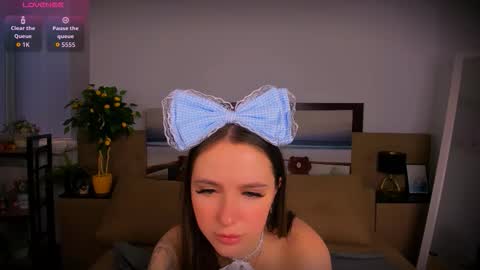 Snapshot of wildhoney_xo chatting on October 15, 2025, 6:13 am Kara online show from October 15, 2025, 6:13 am