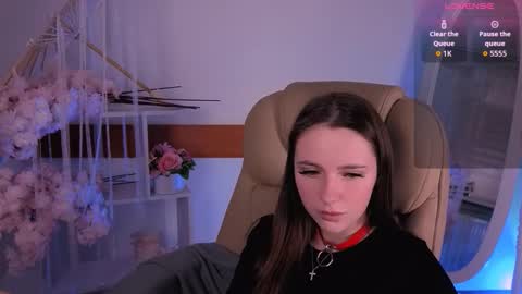 Snapshot of wildhoney_xo chatting on October 17, 2025, 6:27 am Kara online show from October 17, 2025, 6:27 am