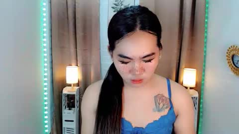 Lianelaiza online show from January 17, 2026, 6:44 pm