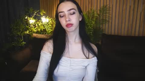 Alena online show from October 31, 2025, 7:09 am