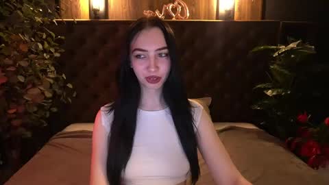 Alena online show from April 29, 2026, 6:06 am
