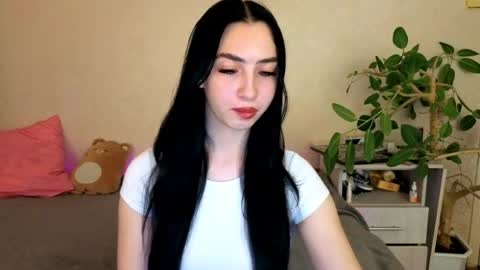 Alena online show from May 16, 2026, 6:21 am