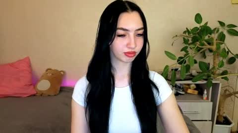 Alena online show from May 16, 2026, 6:43 am