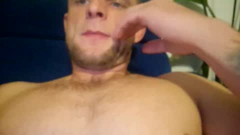 Snapshot of wildmike93 chatting on October 12, 2025, 7:24 pm wildmike93 online show from October 12, 2025, 7:24 pm