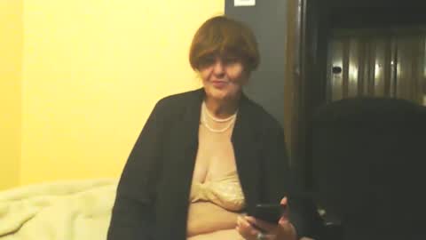 Snapshot of wildredcat chatting on September 26, 2025, 9:08 pm WildRedCat online show from September 26, 2025, 9:08 pm