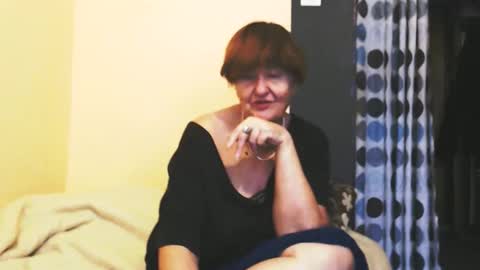 Snapshot of wildredcat chatting on October 11, 2025, 12:15 pm WildRedCat online show from October 11, 2025, 12:15 pm