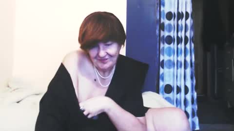 Snapshot of wildredcat chatting on October 15, 2025, 11:32 am WildRedCat online show from October 15, 2025, 11:32 am