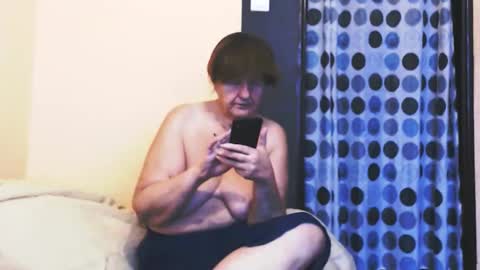 Snapshot of wildredcat chatting on October 20, 2025, 8:37 am WildRedCat online show from October 20, 2025, 8:37 am