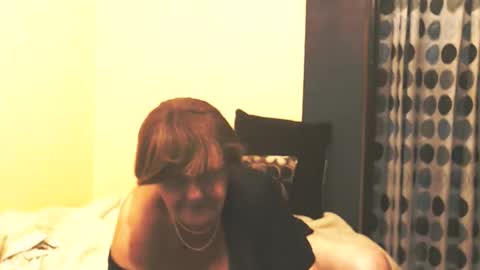 Snapshot of wildredcat chatting on October 29, 2025, 10:22 pm WildRedCat online show from October 29, 2025, 10:22 pm