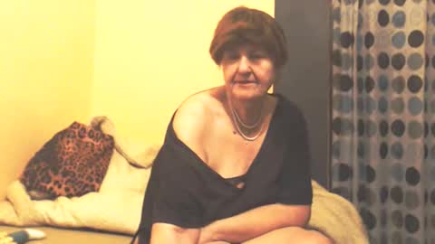 Snapshot of wildredcat chatting on February 8, 2026, 11:52 pm WildRedCat online show from February 8, 2026, 11:52 pm