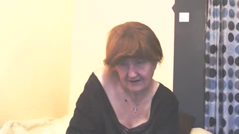 Snapshot of wildredcat chatting on February 21, 2026, 12:28 pm WildRedCat online show from February 21, 2026, 12:28 pm