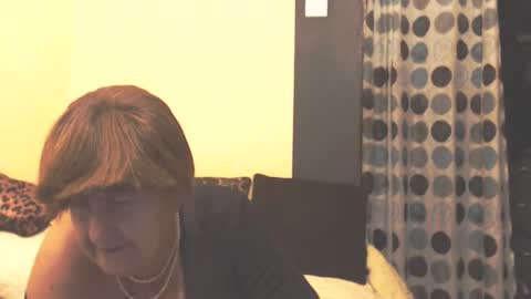 Snapshot of wildredcat chatting on March 3, 2026, 9:31 pm WildRedCat online show from March 3, 2026, 9:31 pm