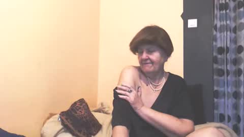 Snapshot of wildredcat chatting on March 15, 2026, 1:39 pm WildRedCat online show from March 15, 2026, 1:39 pm