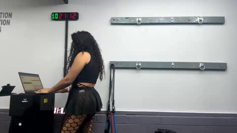 WildRose online show from November 5, 2025, 2:11 am