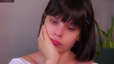 Eva online show from September 17, 2025, 1:29 am