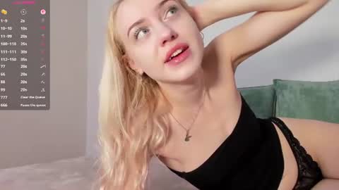 Snapshot of willapurr chatting on July 3, 2026, 10:32 am Willa online show from July 3, 2026, 10:32 am