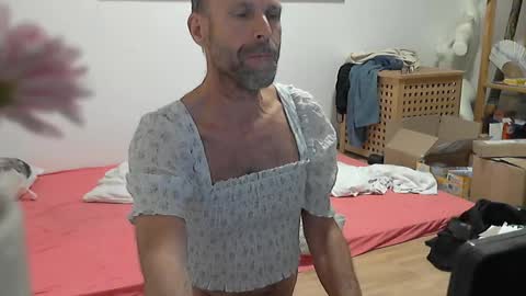 Snapshot of willbillbillwill chatting on October 10, 2025, 11:59 pm Lilian online show from October 10, 2025, 11:59 pm