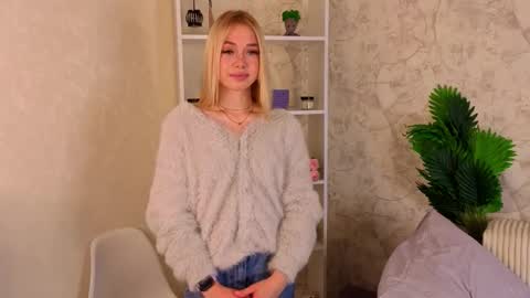 Lina online show from September 20, 2025, 7:31 am