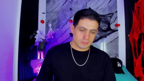 William Steel online show from October 26, 2025, 3:56 am