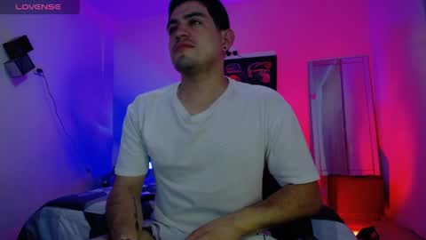 Snapshot of william_steel_ chatting on May 9, 2026, 11:04 am William Steel online show from May 9, 2026, 11:04 am