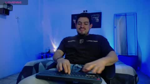 Snapshot of william_steel_ chatting on May 18, 2026, 11:16 am William Steel online show from May 18, 2026, 11:16 am