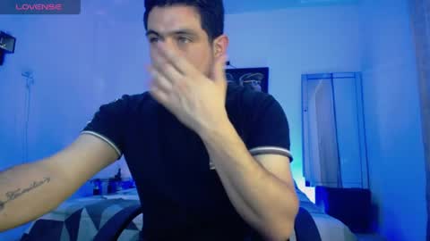Snapshot of william_steel_ chatting on May 20, 2026, 12:06 am William Steel online show from May 20, 2026, 12:06 am