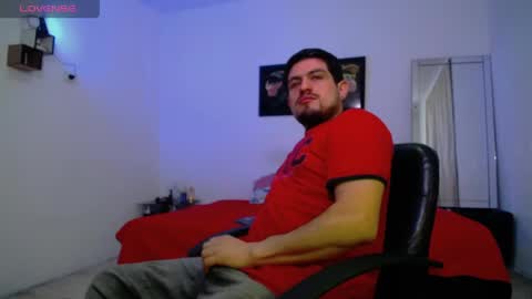 Snapshot of william_steel_ chatting on May 27, 2026, 11:18 am William Steel online show from May 27, 2026, 11:18 am
