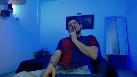 Snapshot of william_steel_ chatting on May 31, 2026, 12:01 pm William Steel online show from May 31, 2026, 12:01 pm