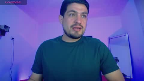 Snapshot of william_steel_ chatting on June 10, 2026, 11:31 am William Steel online show from June 10, 2026, 11:31 am