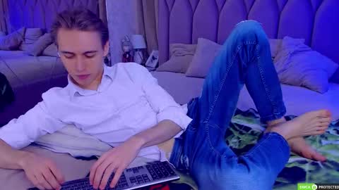 William online show from October 13, 2025, 3:17 am