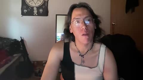 Snapshot of willlohne5 chatting on November 18, 2025, 7:07 pm Ville Lohner online show from November 18, 2025, 7:07 pm