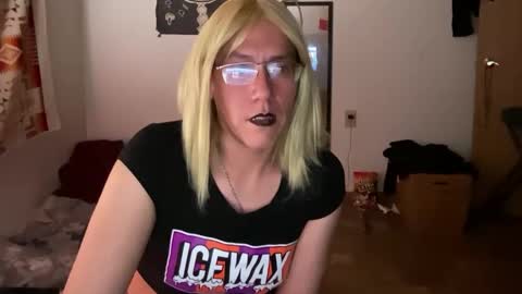 Snapshot of willlohne5 chatting on February 3, 2026, 6:40 am Ville Lohner online show from February 3, 2026, 6:40 am