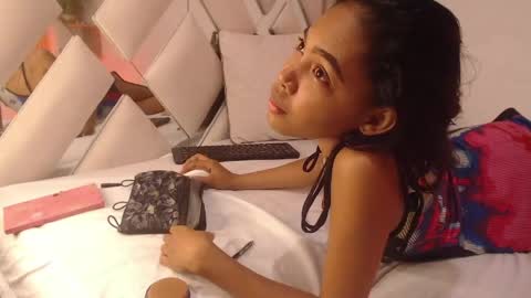 luna online show from April 23, 2026, 1:57 pm