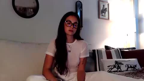 Snapshot of willowbelle chatting on October 17, 2025, 10:45 pm willowbelle online show from October 17, 2025, 10:45 pm