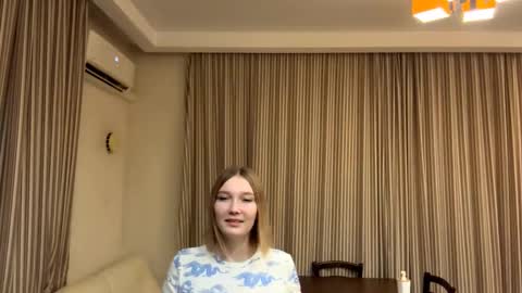 Snapshot of willowmucci chatting on October 11, 2025, 11:31 am Nia online show from October 11, 2025, 11:31 am