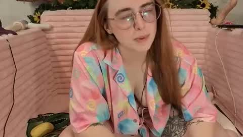 Snapshot of willowthewhips87 chatting on April 16, 2026, 5:03 pm Willow online show from April 16, 2026, 5:03 pm