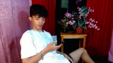Snapshot of win_boy chatting on July 18, 2026, 7:23 am win_boy online show from July 18, 2026, 7:23 am