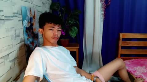Snapshot of win_boy chatting on July 18, 2026, 9:51 pm win_boy online show from July 18, 2026, 9:51 pm