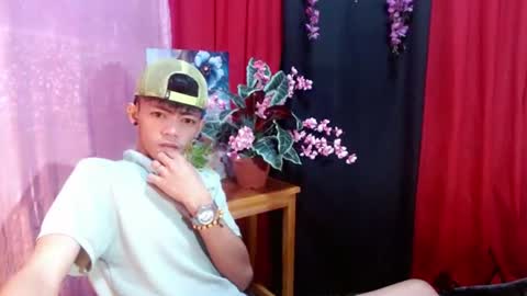 Snapshot of win_boy chatting on July 28, 2026, 9:36 pm win_boy online show from July 28, 2026, 9:36 pm