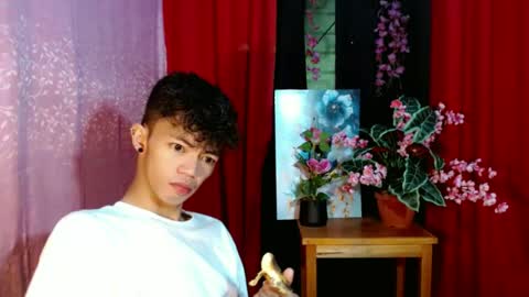 Snapshot of win_boy chatting on August 4, 2026, 4:59 am win_boy online show from August 4, 2026, 4:59 am
