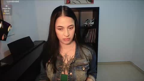 Sara online show from September 28, 2025, 5:51 pm