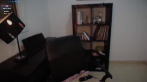 Sara online show from October 22, 2025, 5:56 pm